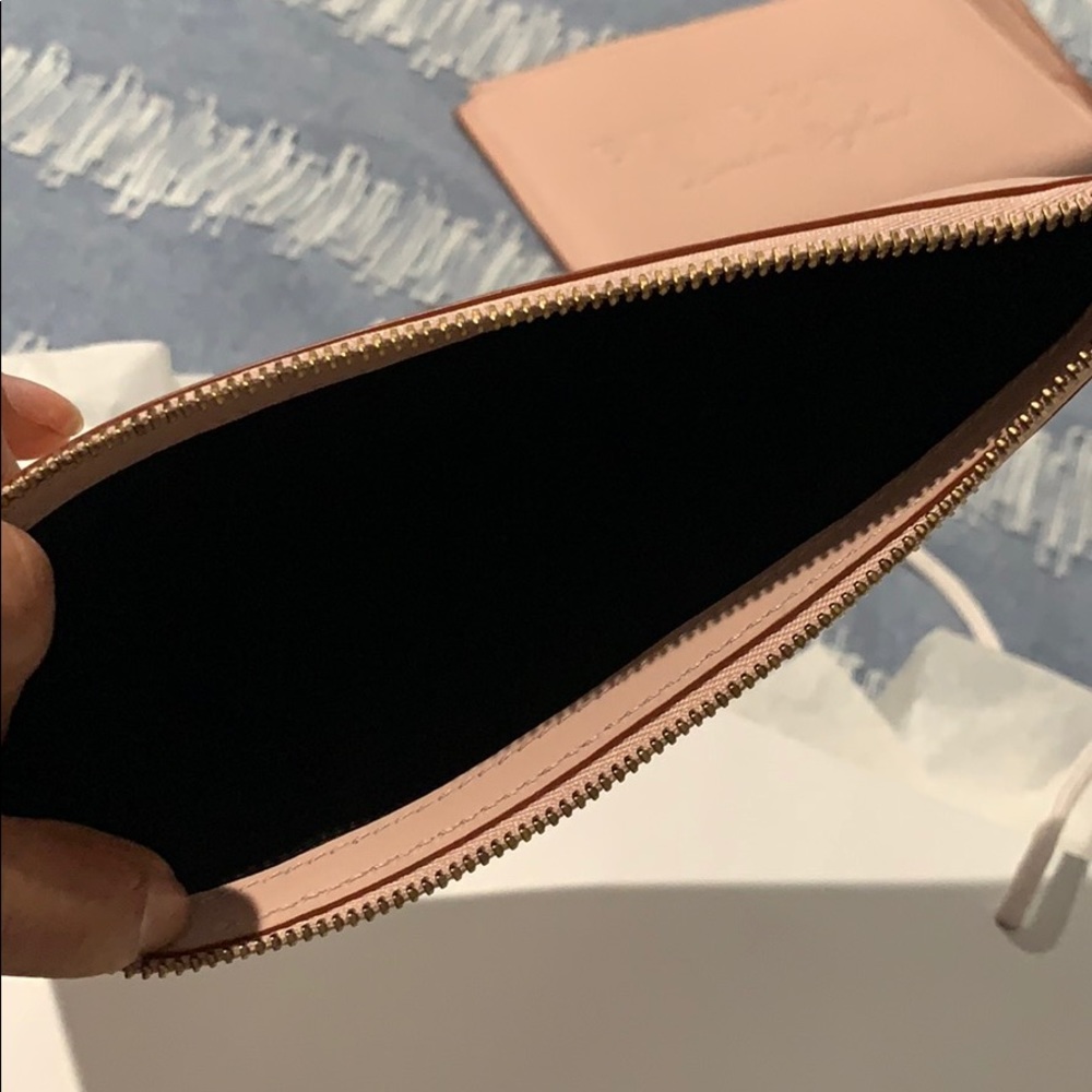 Burberry - Picture 3 of 4
